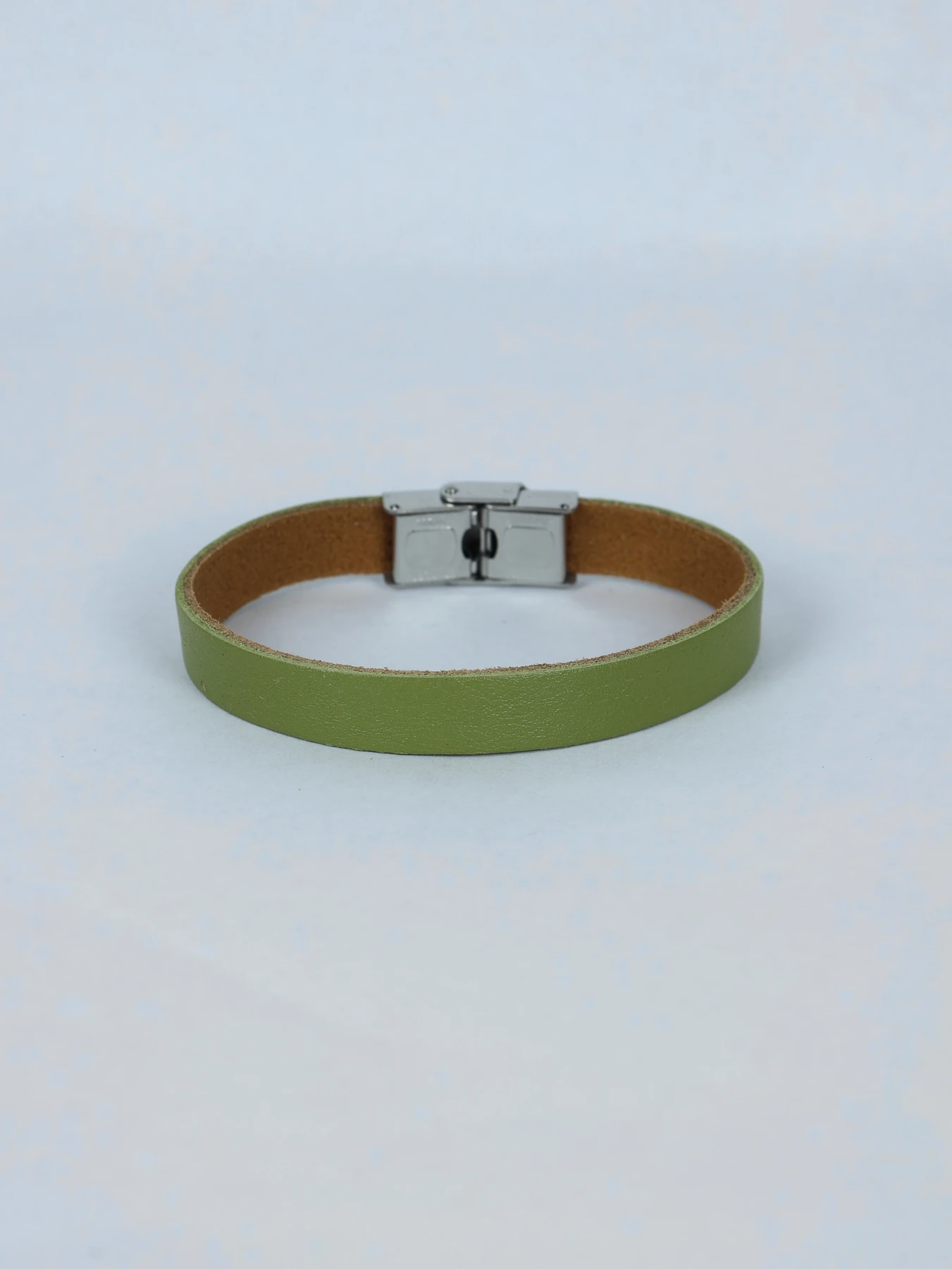 Pulsera de piel con acabado liso · Oliva · imagen 2