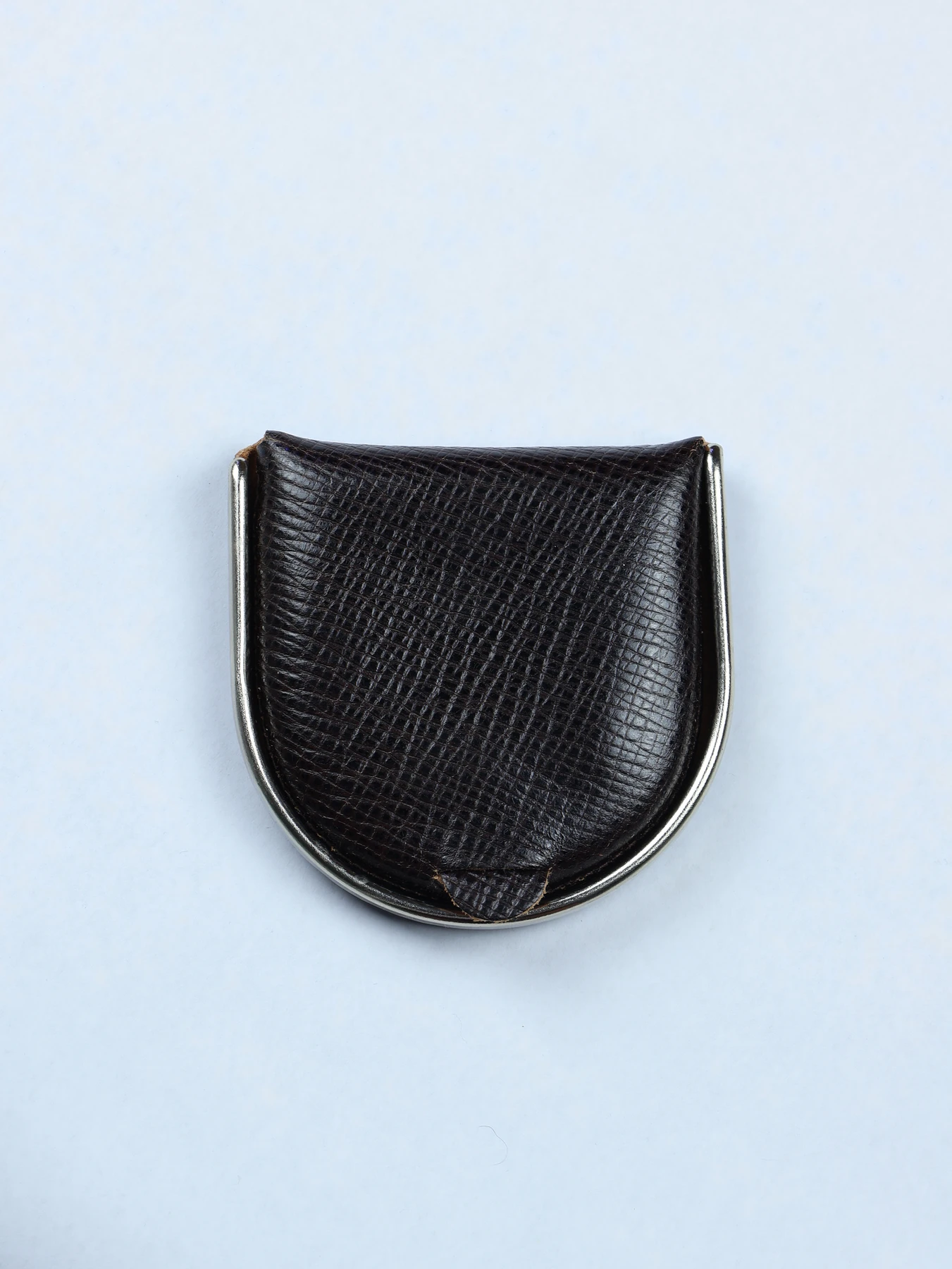 Cartera de piel tacón con aro metálico · Marrón · imagen 3