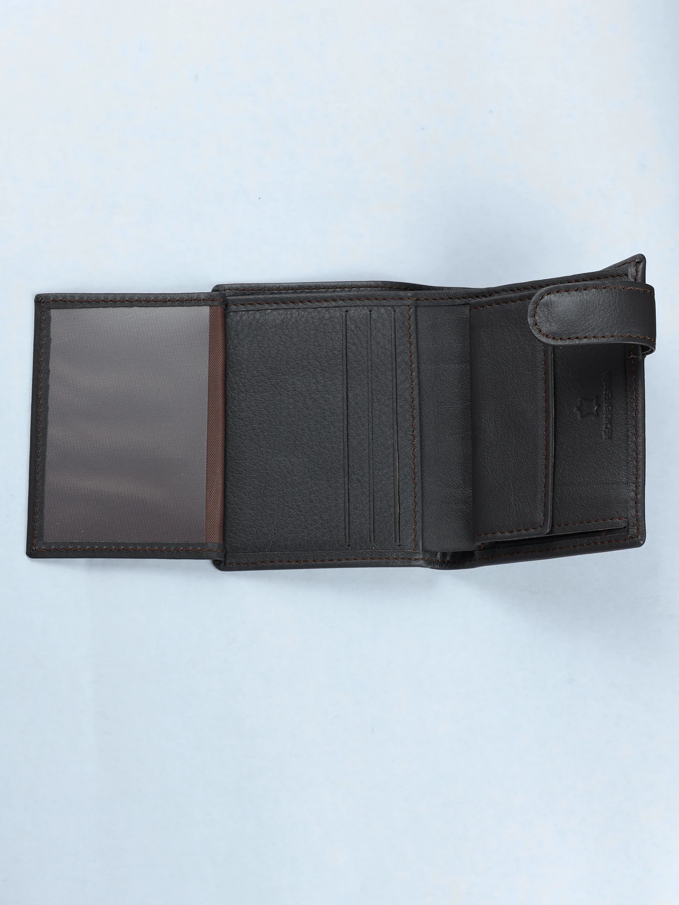 Cartera de piel con grabado trenzado · Marrón · imagen 3
