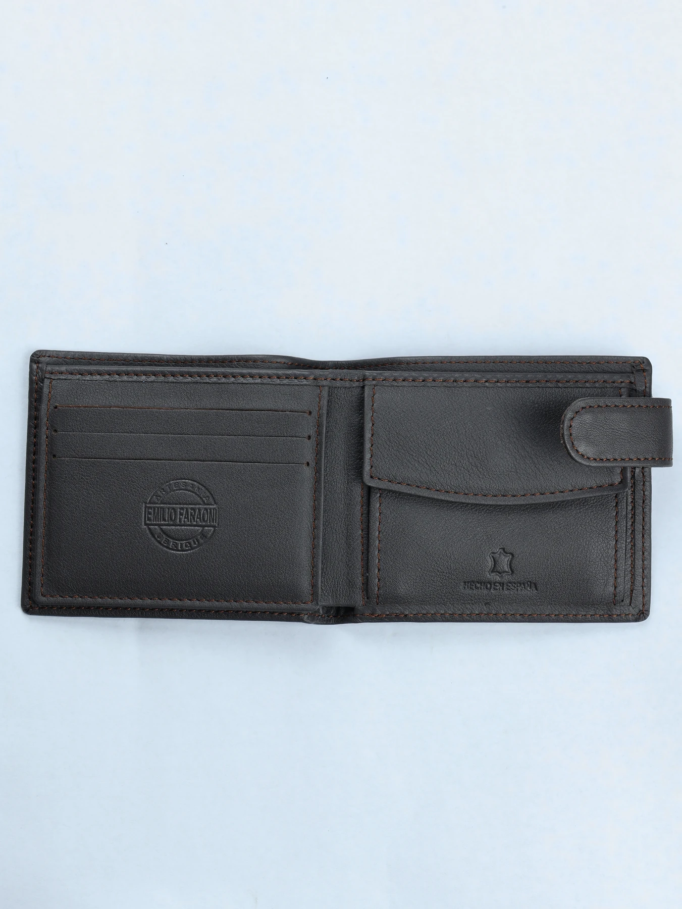 Cartera de piel con grabado trenzado · Marrón · imagen 2