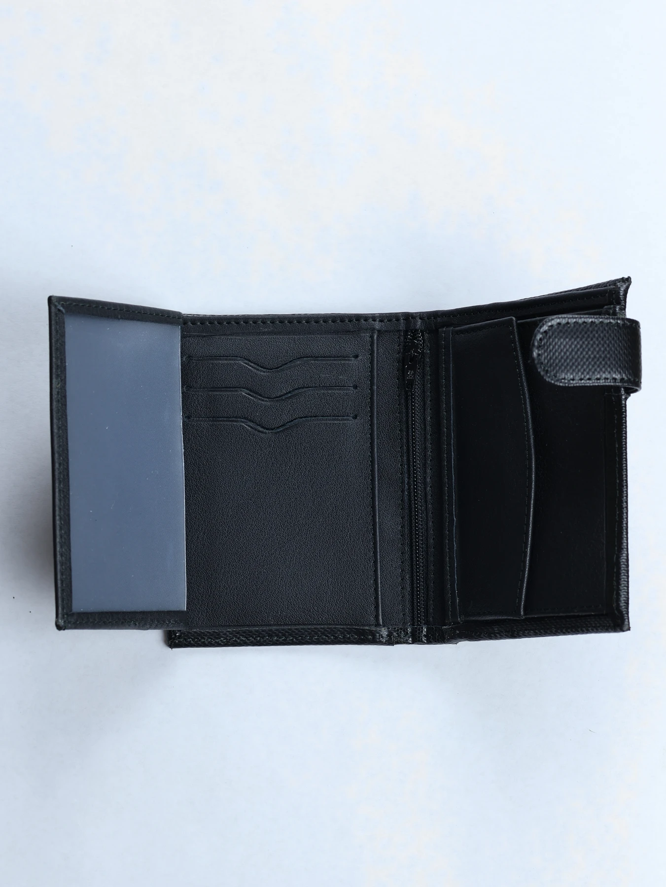 Cartera horizontal de piel grabada · Negro · imagen 3