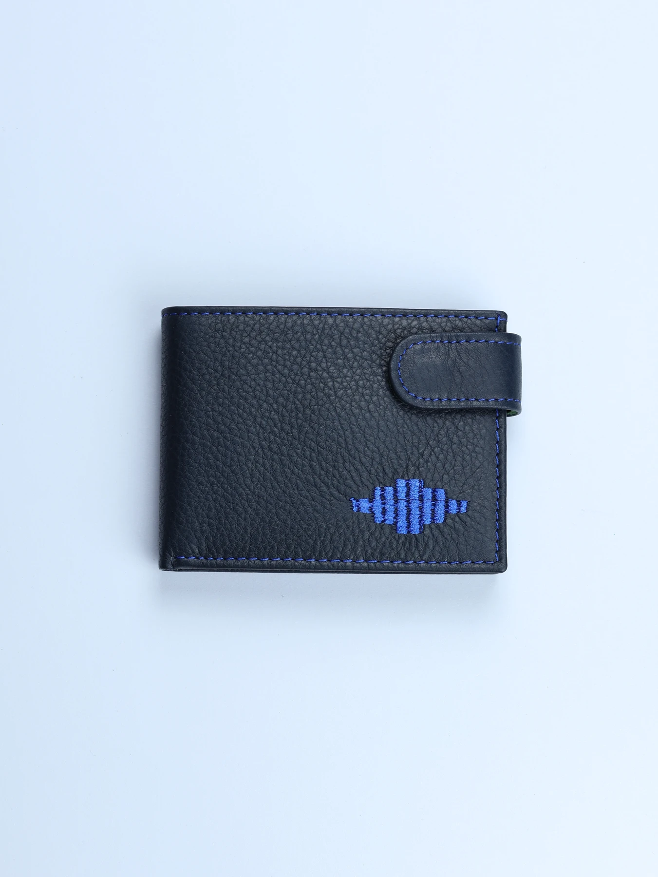 Cartera horizontal de piel con contraste · Negro/Azul · imagen 1