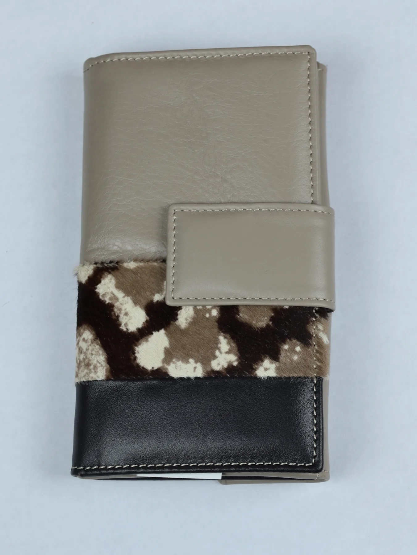 Billetero de piel con pelo · Taupe · imagen 1