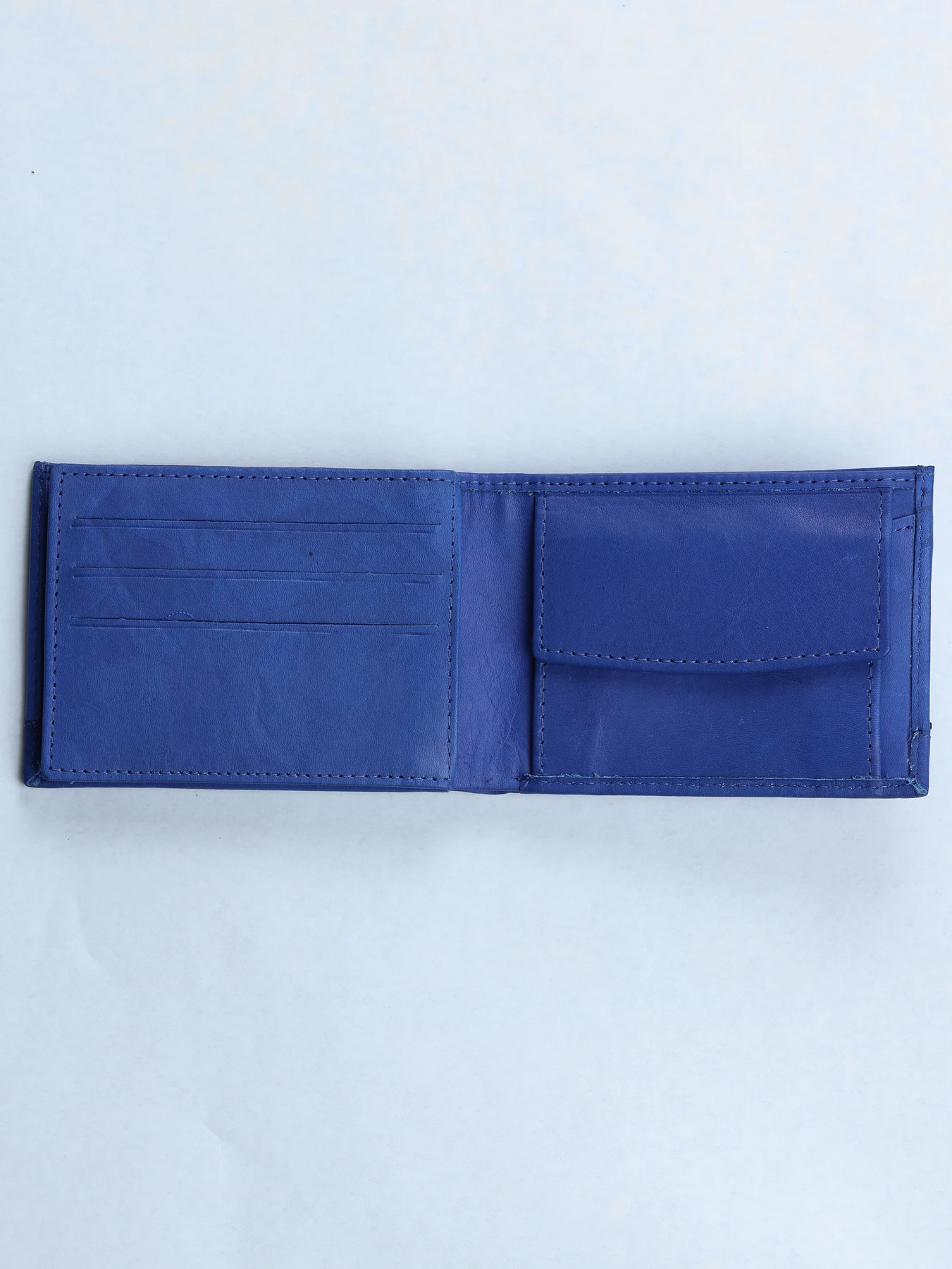 Cartera horizontal de piel con compartimentos · Azul · imagen 3