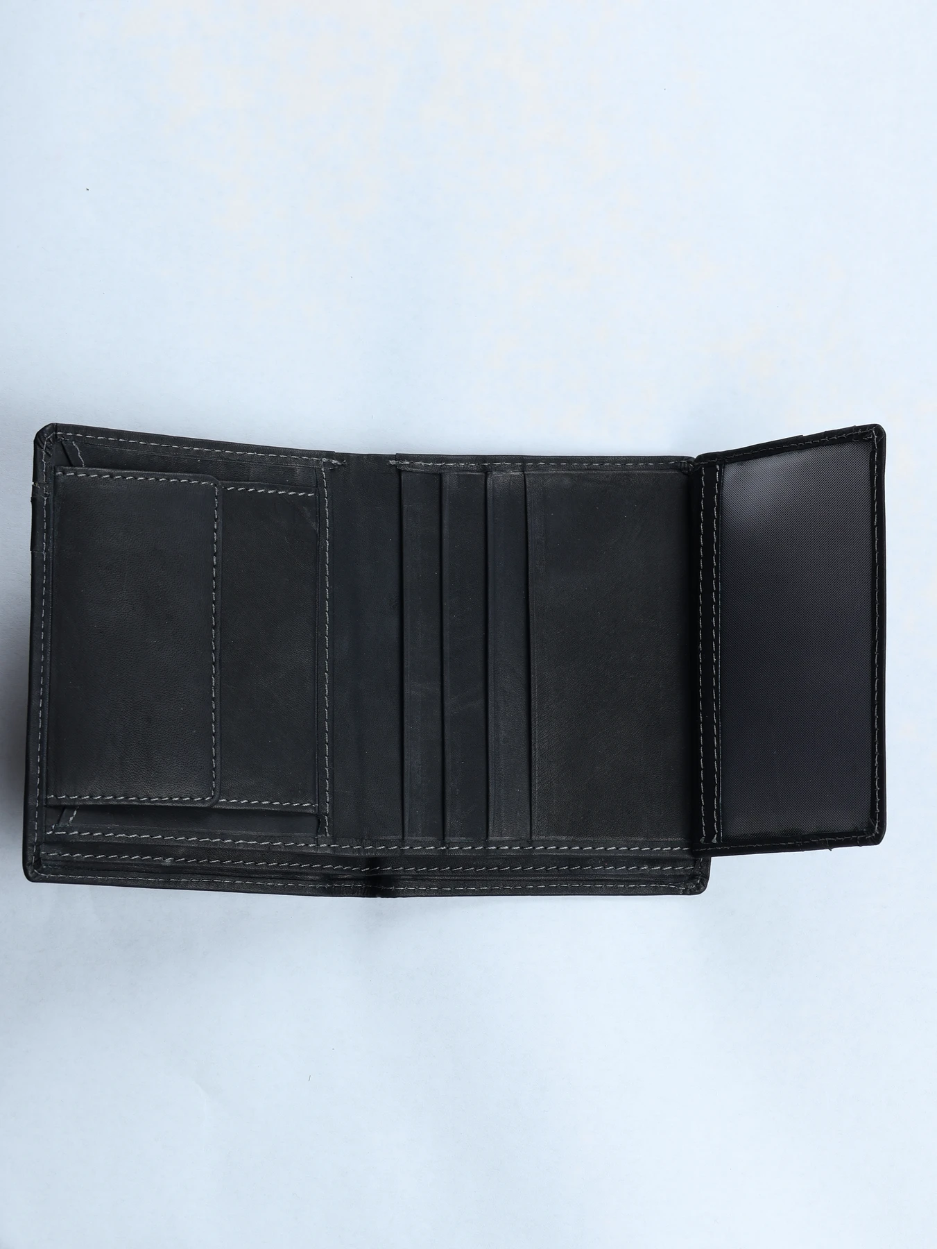 Cartera vertical de piel con grabado · Negro · imagen 3