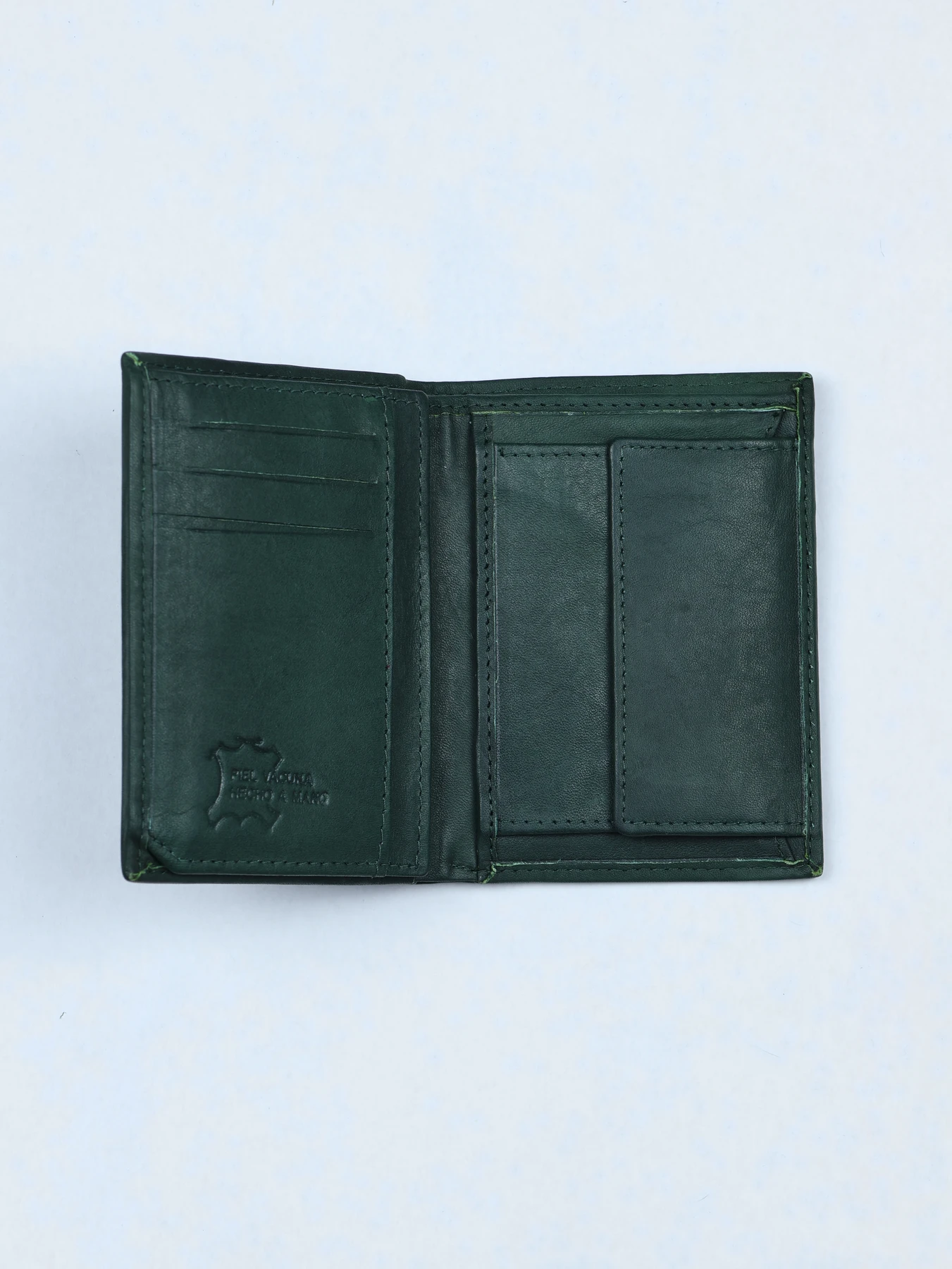 Cartera compacta de piel con paneles diagonales · Verde · imagen 2
