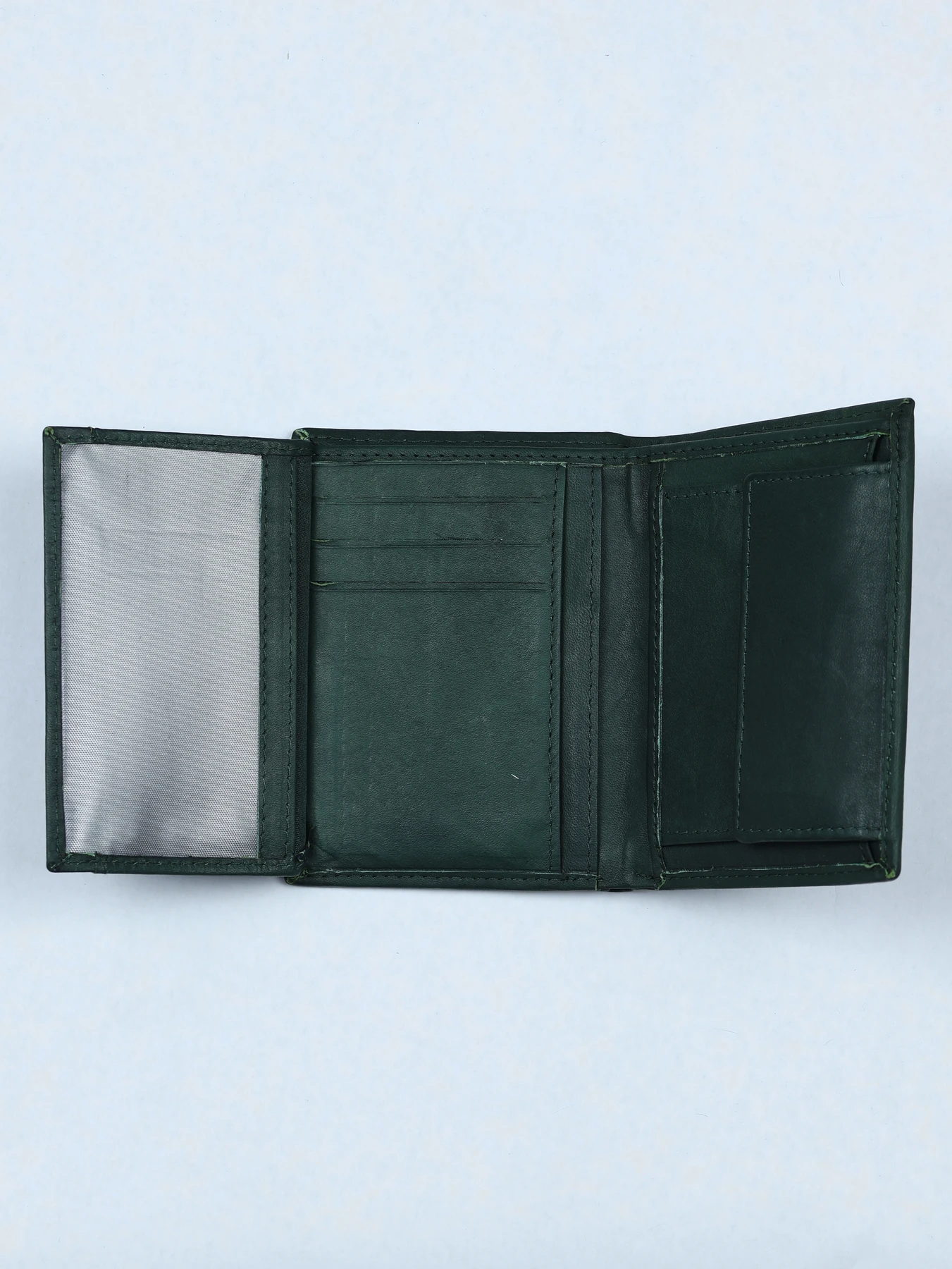 Cartera compacta de piel con paneles diagonales · Verde · imagen 3