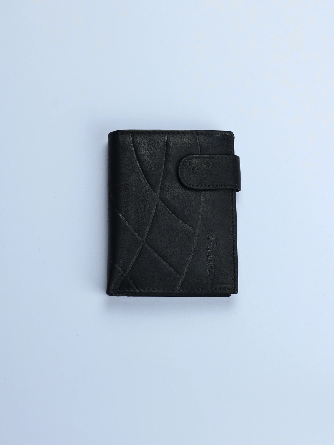 Cartera de piel con paneles geométricos · Negro · imagen 1