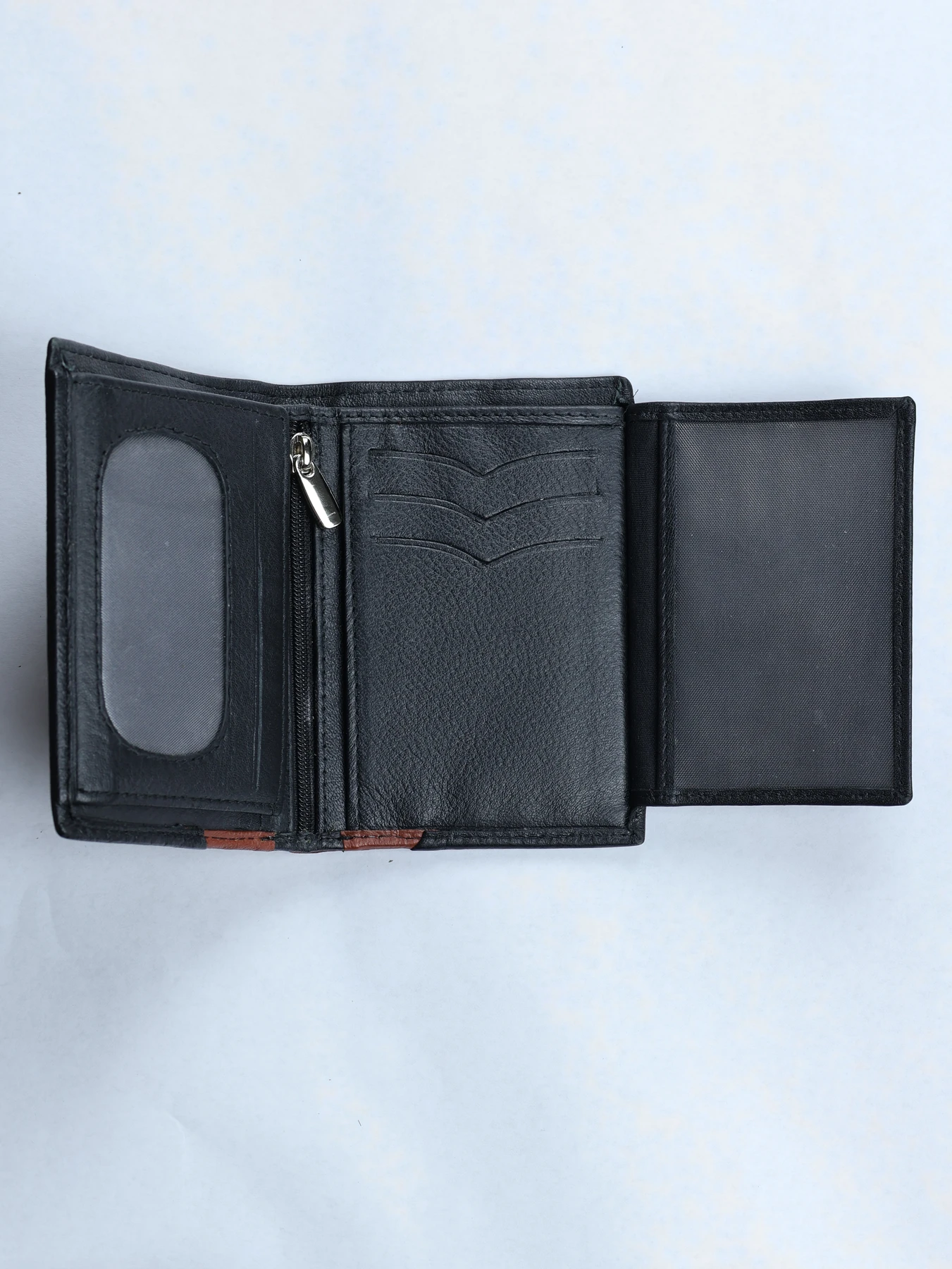 Cartera vertical de piel con esquina en contraste · Negro · imagen 3