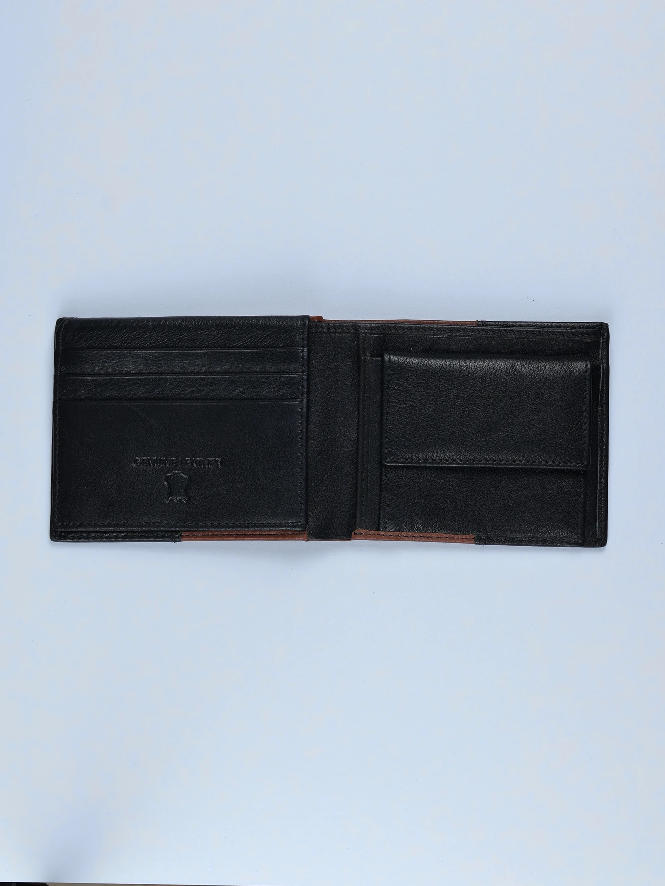 Cartera vertical de piel con laterales en contraste · Negro · imagen 2